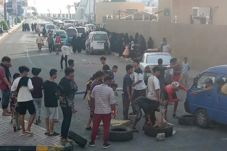 أزمة الكهرباء في المناطق المحتلة: سرقة وعجز وحلول موضعية 