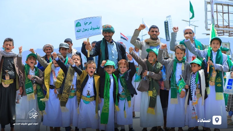 حشود جماهيرية ضخمة في ميدان السبعين إحياءً لذكرى المولد النبوي الشريف