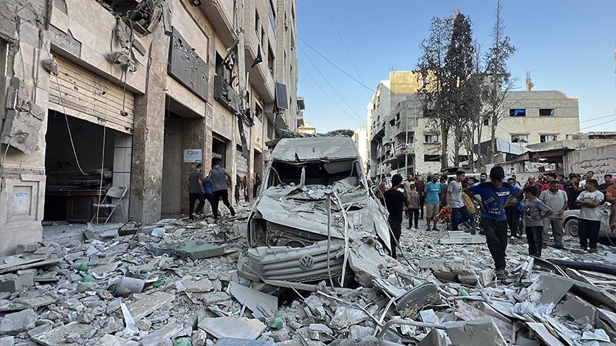 مجزرة جديدة في غزة.. الاحتلال يستهدف الأحياء السكنية ويحوّل حي الرمال إلى ركام