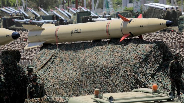 إعلام العدو: صنعاء تطور قدراتها الصاروخية وترفع جاهزيتها لأي تصعيد مقبل