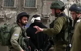 اعتداءات متواصلة ضد المقدسات.. جندي صهيوني يقتحم مسجدا بالضفة